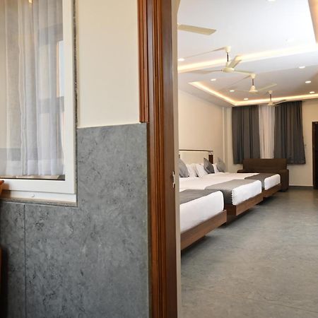 Hotel Shri Devi Comforts Inn Bhatkal Bagian luar foto