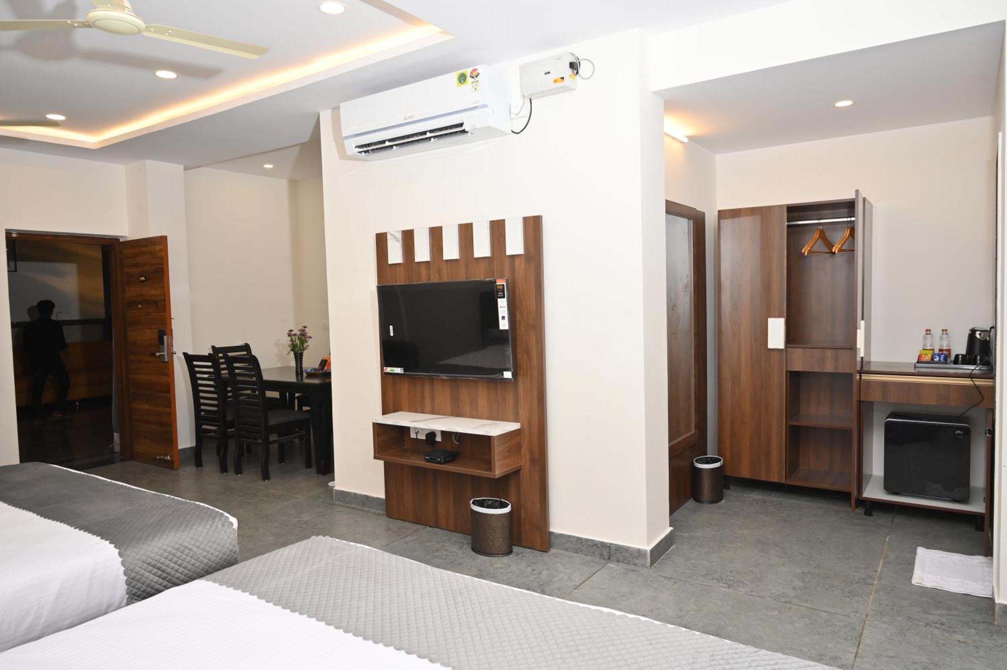 Hotel Shri Devi Comforts Inn Bhatkal Bagian luar foto