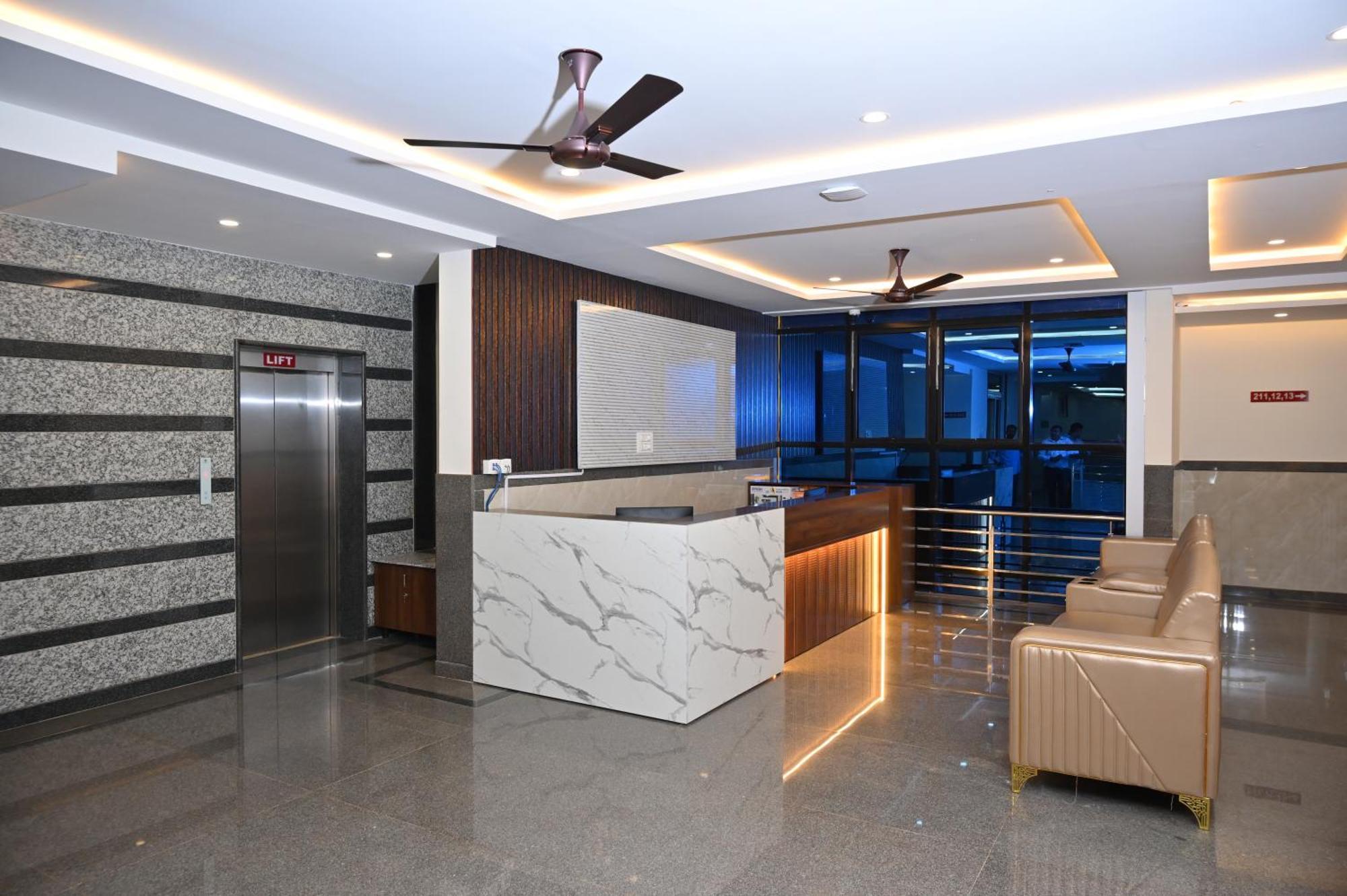 Hotel Shri Devi Comforts Inn Bhatkal Bagian luar foto