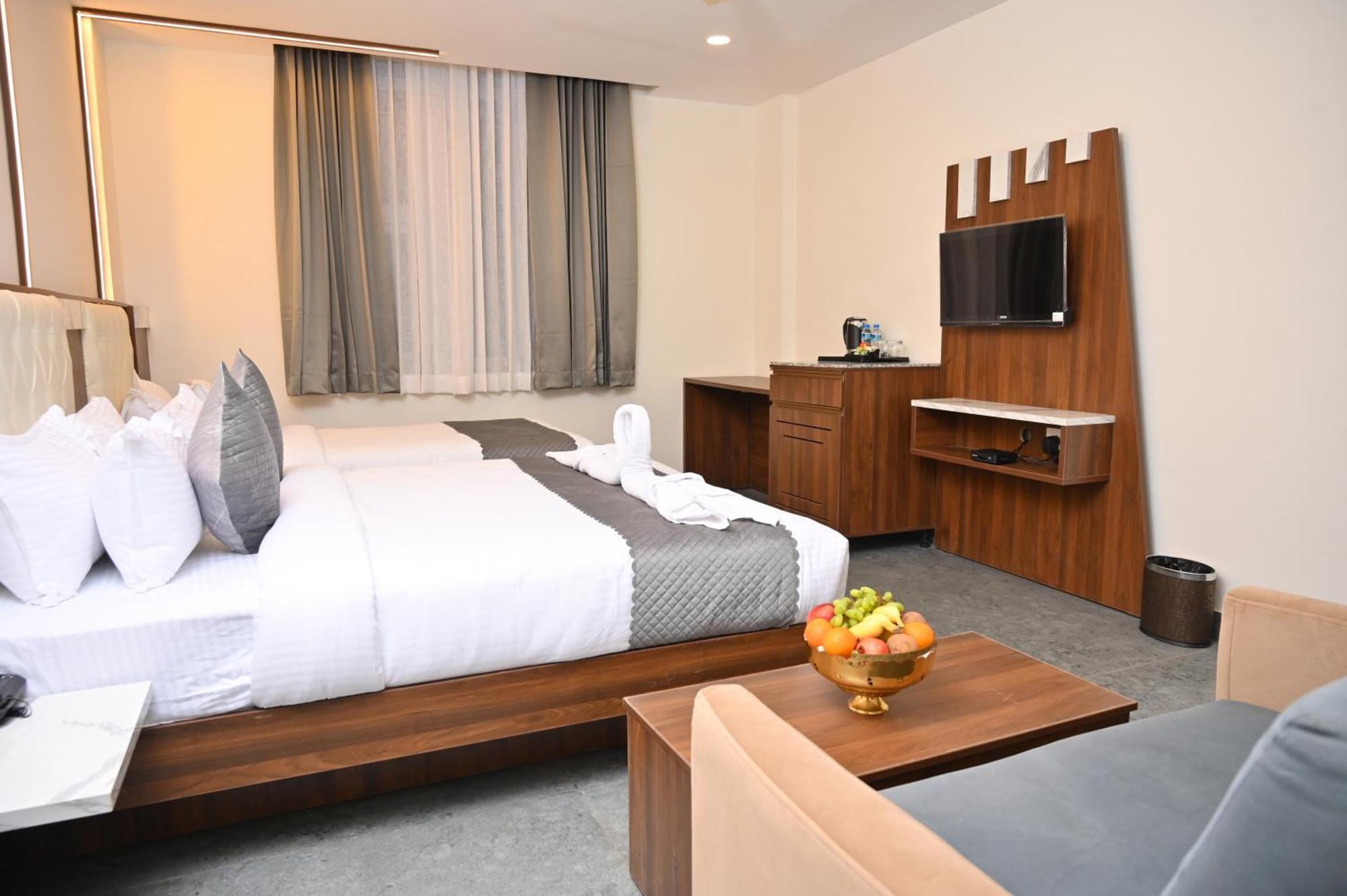 Hotel Shri Devi Comforts Inn Bhatkal Bagian luar foto