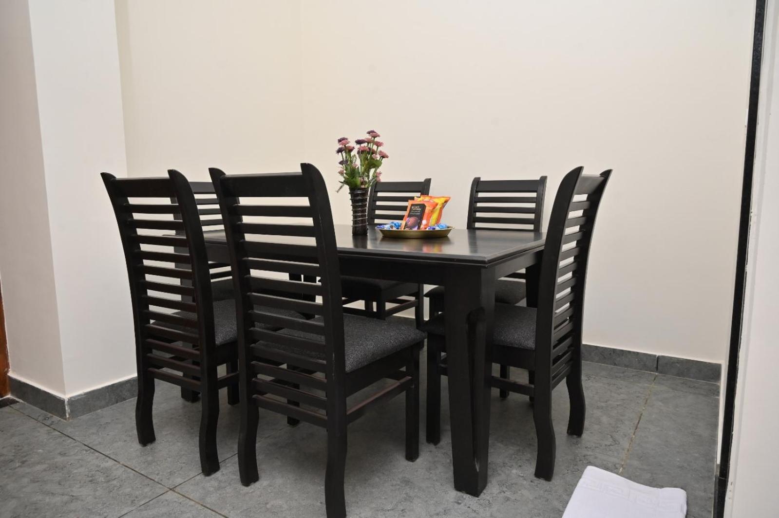Hotel Shri Devi Comforts Inn Bhatkal Bagian luar foto